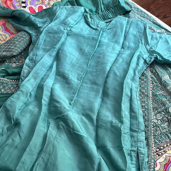 Beautiful sharara salwar Kameez - Picture 12 of 15